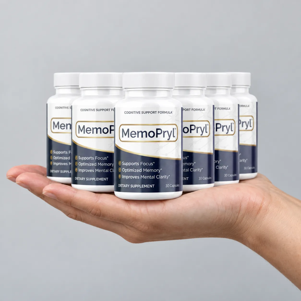 MemoPryl — the package held in a hand